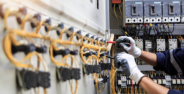 Professional Electrician technician working in Thoreau, NM